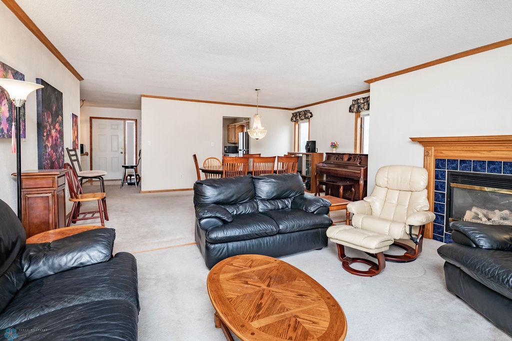 Spacious Main Floor
