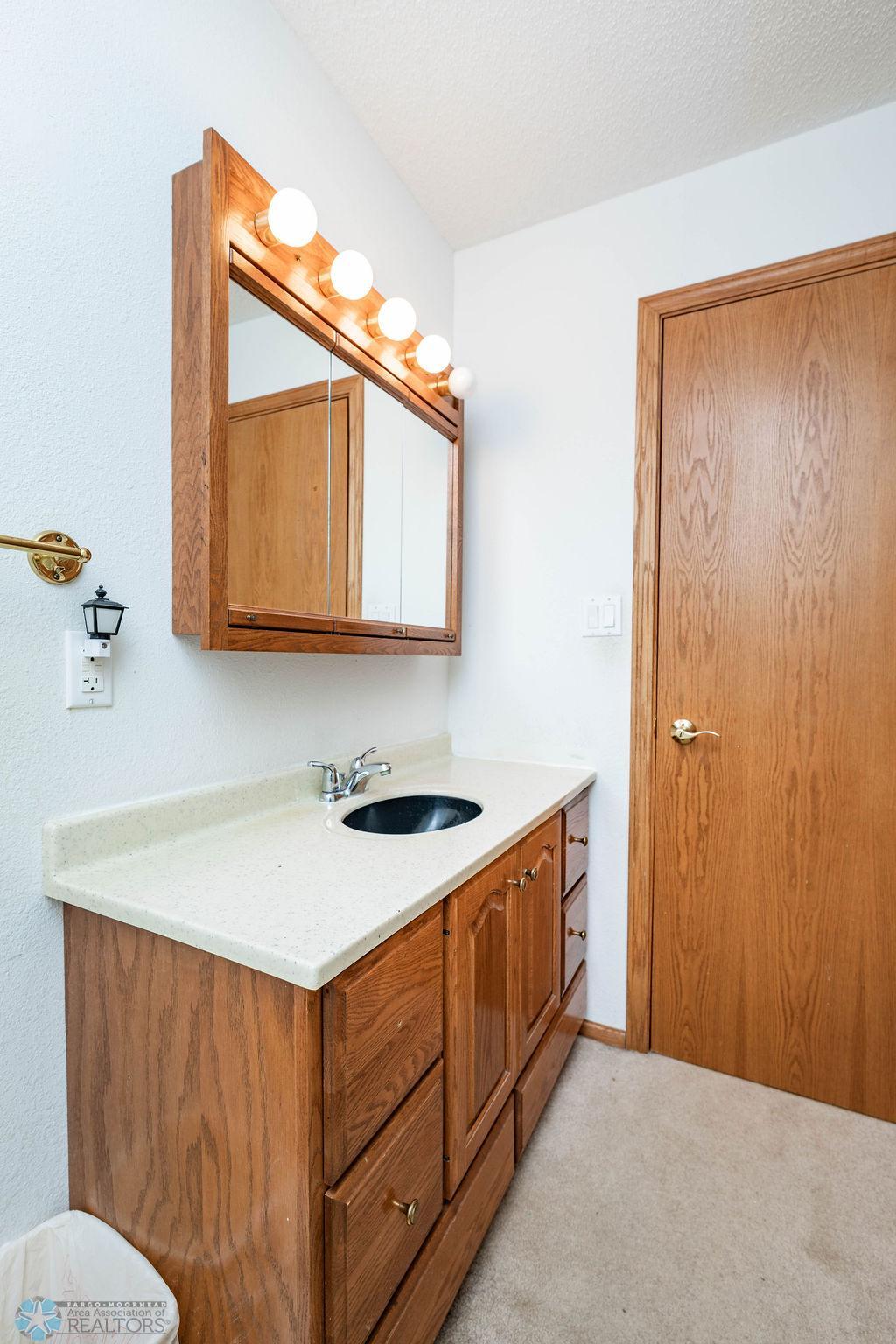 Full Bathroom on Main