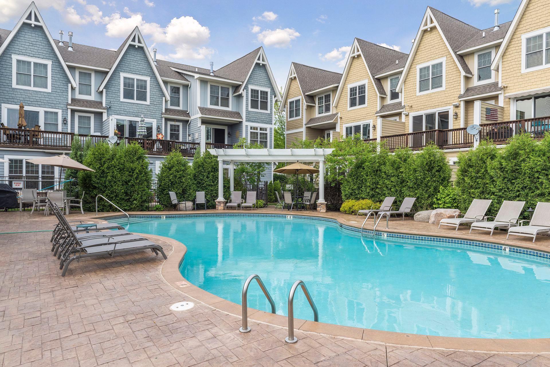Pool, Hot Tub and Kitchen Area