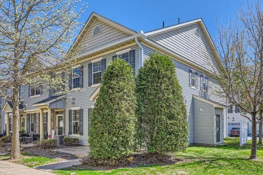 1185 Hillvale Avenue N, Oakdale, MN 55128