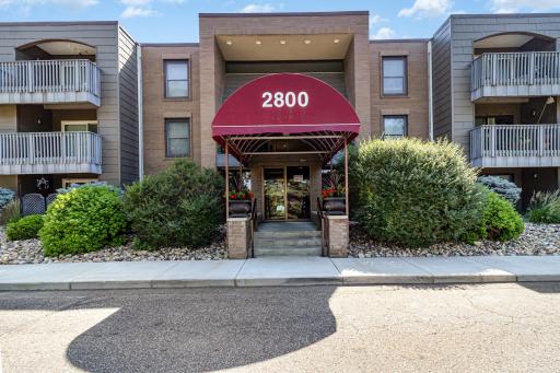 2800 Hamline Avenue N, 322, Saint Paul, MN 55113