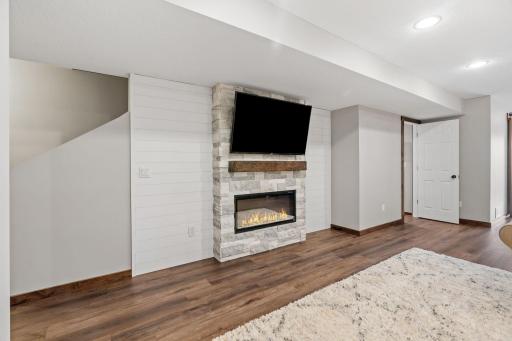 14121 55th Avenue N, Minneapolis, MN 55446
