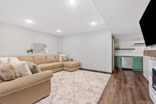 14121 55th Avenue N, Minneapolis, MN 55446