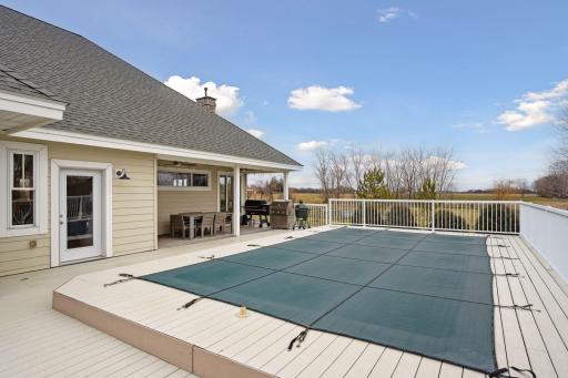 Outstanding privacy - not a neighbor in sight!