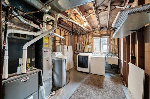 6737 Camden Avenue N, Brooklyn Center, MN 55430