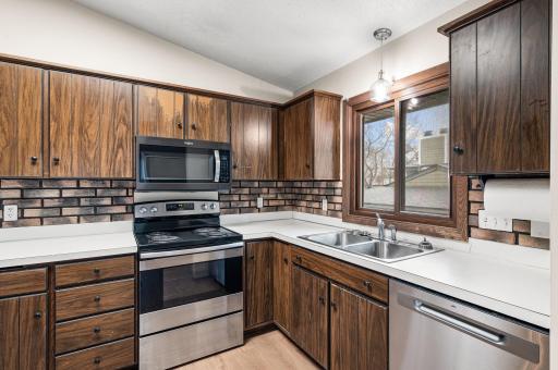 6737 Camden Avenue N, Brooklyn Center, MN 55430
