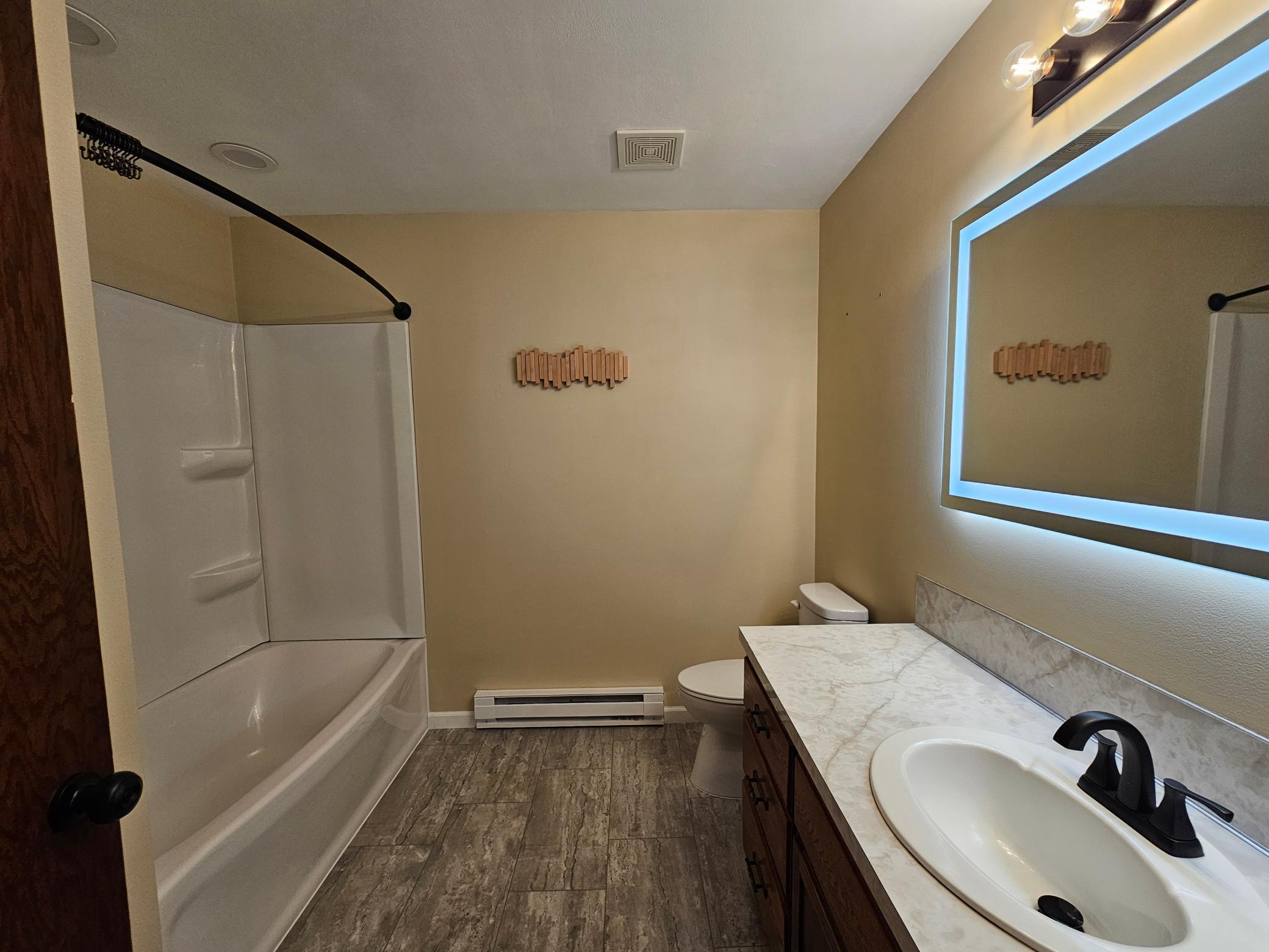 Upstairs bathroom pt 2.jpg