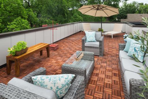 360 degree rooftop terrace with views of the lake and downtown Minneapolis. Watch the fireworks during the summer months.