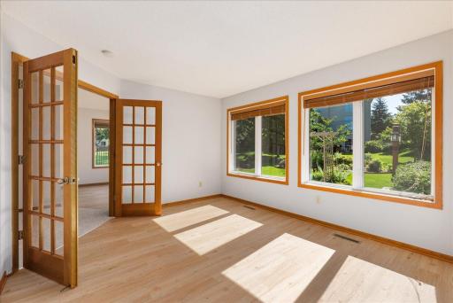 What a lovely sunroom!
