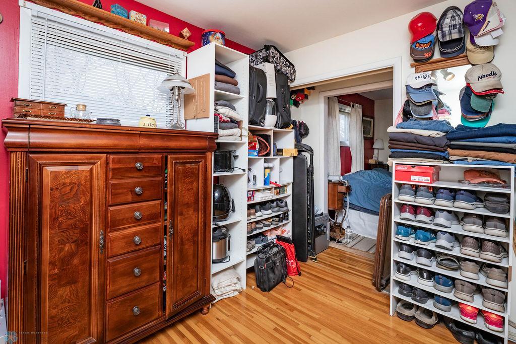 Bedroom 2 on Main ( used as walkin Closet)
