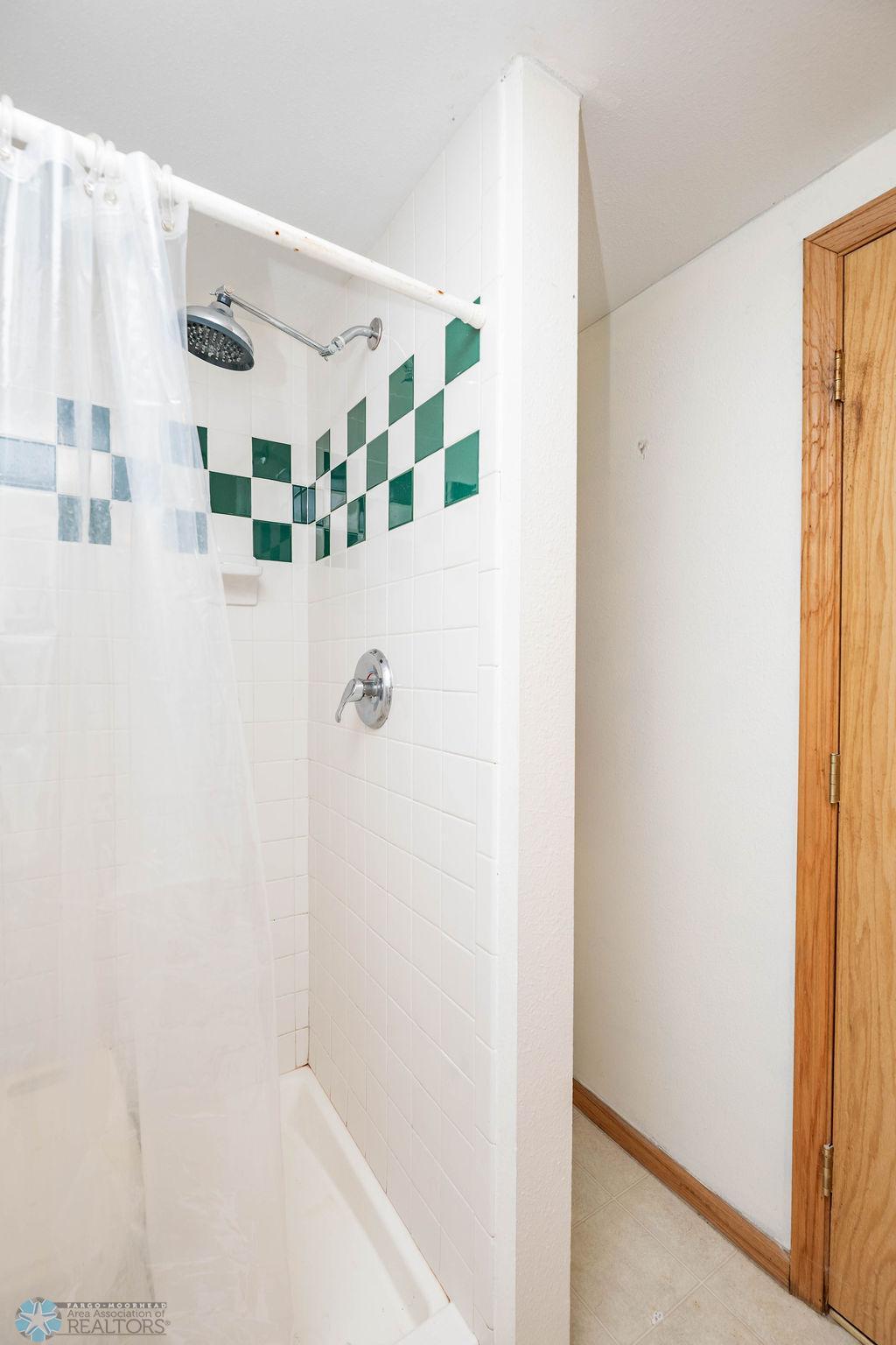 Bsmnt Shower
