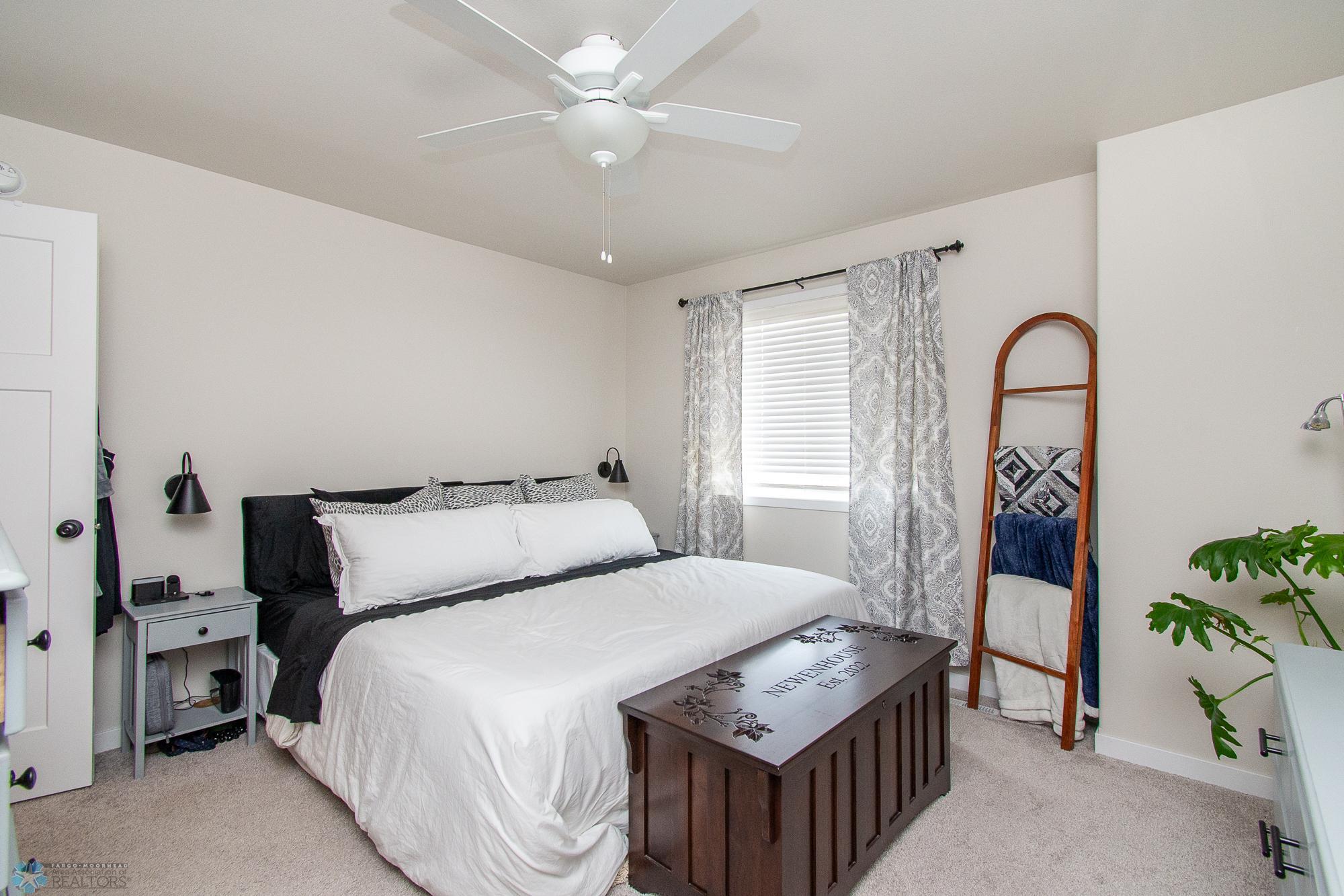 Primary Bedroom - Upper Level