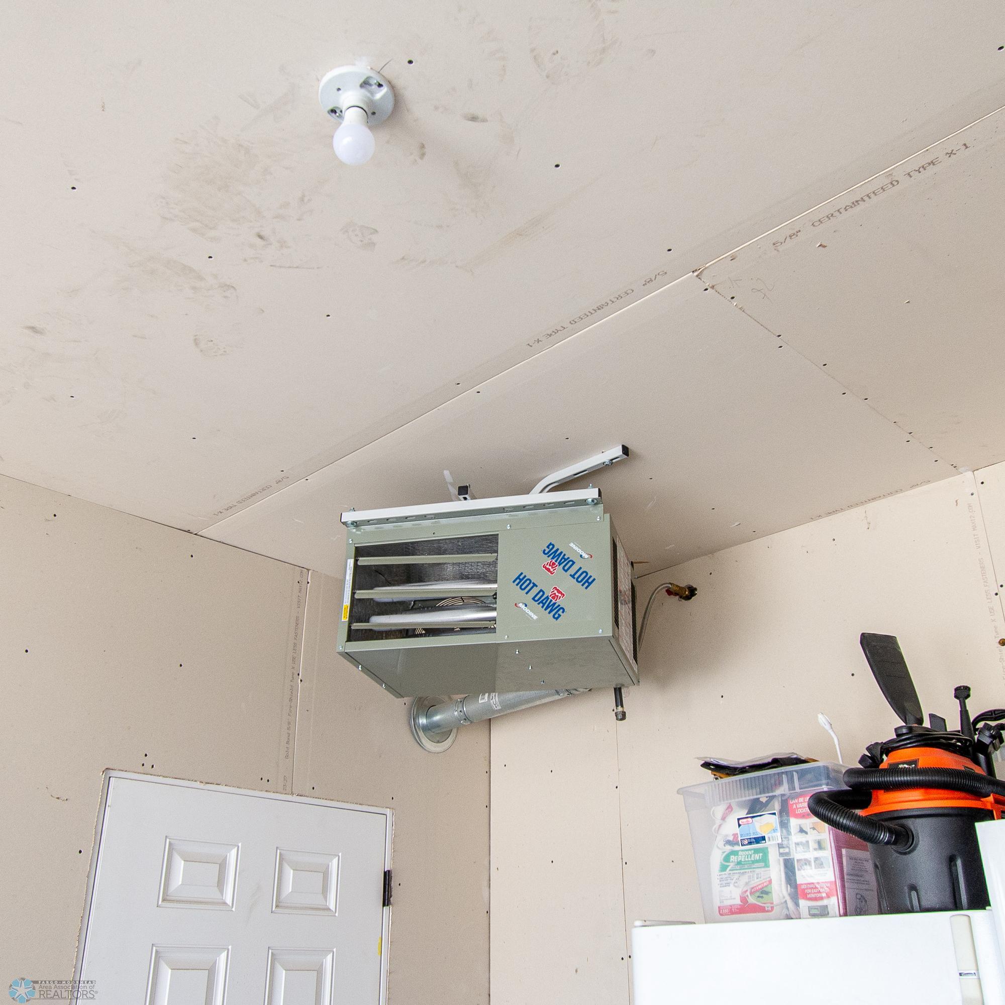 Heated Garage!