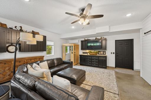 11847 Gulden Avenue NW, Maple Lake, MN 55358