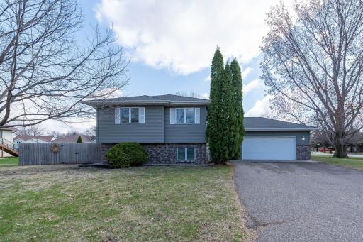 2026 Valley View Drive, North Mankato, MN 56003