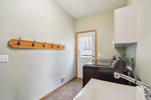 1573 Mark Court, Shakopee, MN 55379
