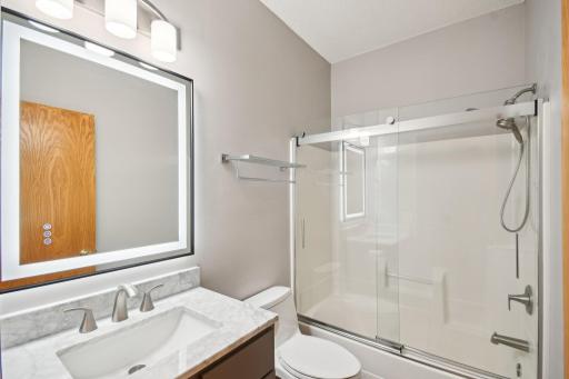 1573 Mark Court, Shakopee, MN 55379