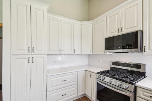 1573 Mark Court, Shakopee, MN 55379