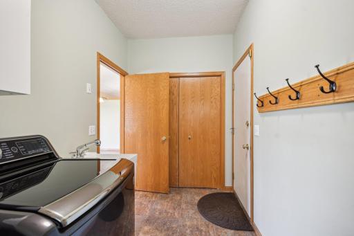 1573 Mark Court, Shakopee, MN 55379