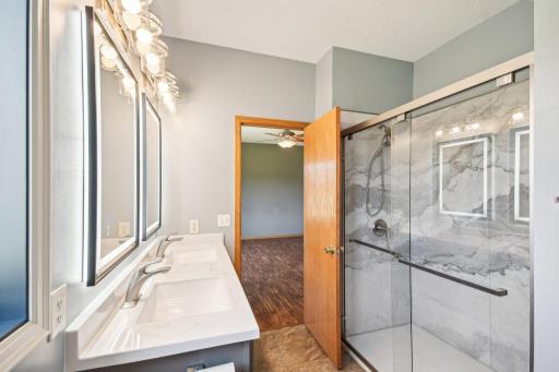 1573 Mark Court, Shakopee, MN 55379