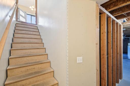 1573 Mark Court, Shakopee, MN 55379