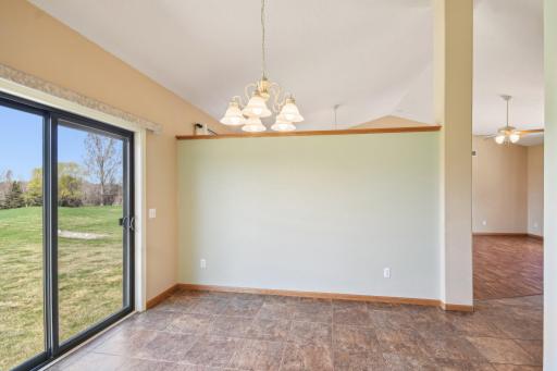 1573 Mark Court, Shakopee, MN 55379