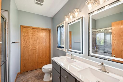 1573 Mark Court, Shakopee, MN 55379