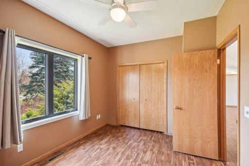 1573 Mark Court, Shakopee, MN 55379