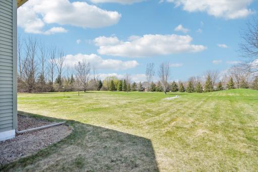1573 Mark Court, Shakopee, MN 55379