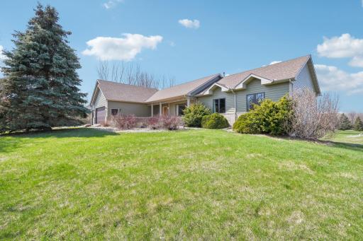 1573 Mark Court, Shakopee, MN 55379