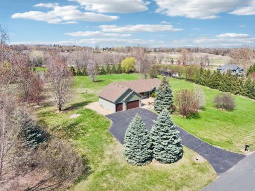 1573 Mark Court, Shakopee, MN 55379