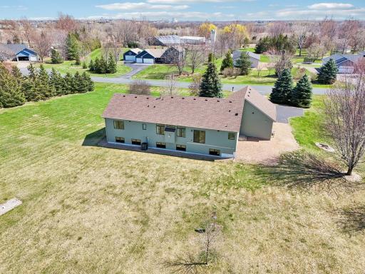 1573 Mark Court, Shakopee, MN 55379