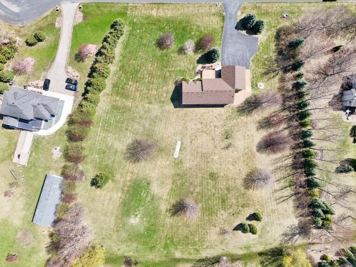 1573 Mark Court, Shakopee, MN 55379