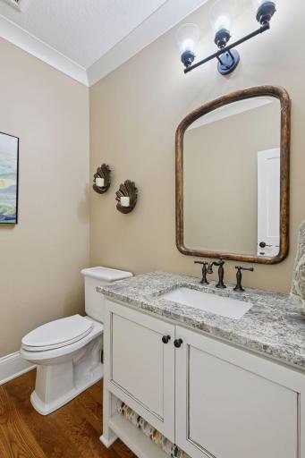 6671 Amberwood Lane, Chanhassen, MN 55317