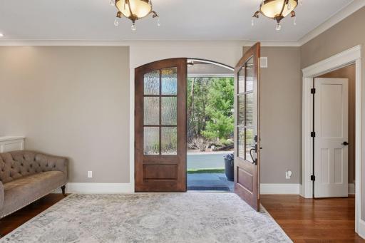 6671 Amberwood Lane, Chanhassen, MN 55317