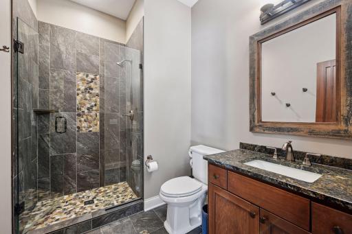 6671 Amberwood Lane, Chanhassen, MN 55317