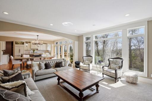 6671 Amberwood Lane, Chanhassen, MN 55317