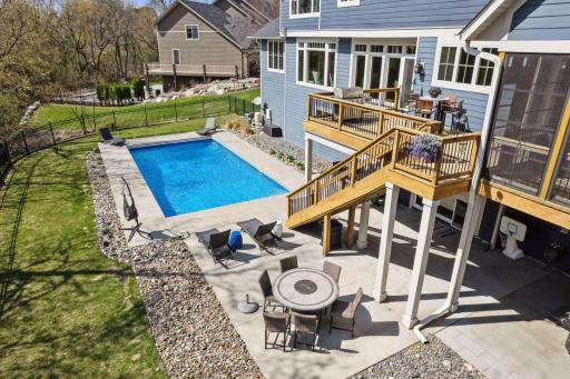 6671 Amberwood Lane, Chanhassen, MN 55317