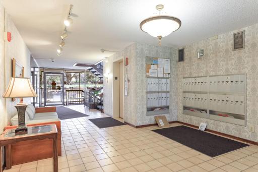 2485 Londin Lane E, 422, Saint Paul, MN 55119