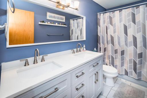 8060 77th Street S, Cottage Grove, MN 55016