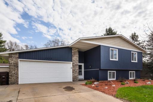 8060 77th Street S, Cottage Grove, MN 55016