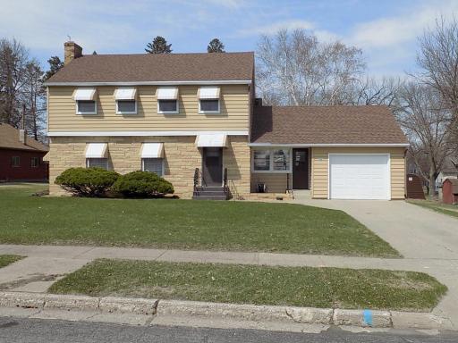106 W 5th Street, Winthrop, MN 55396