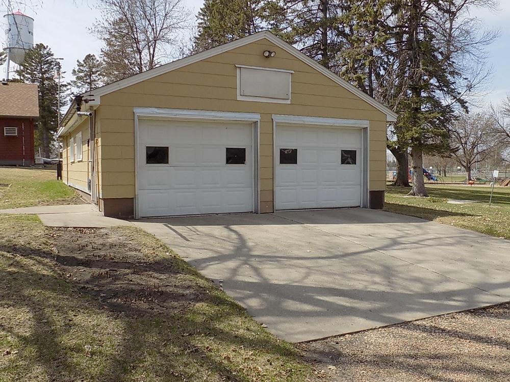garage1.jpg