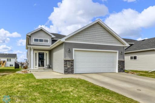 4553 13th Street S, Moorhead, MN 56560