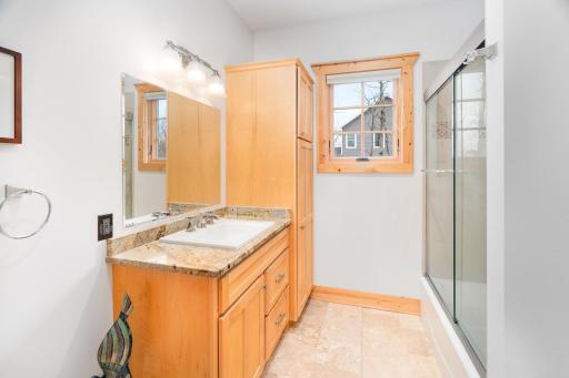 5370 Mckinley Drive, Hermantown, MN 55811