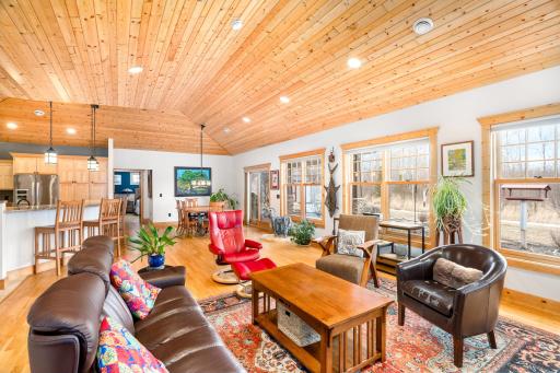 5370 Mckinley Drive, Hermantown, MN 55811