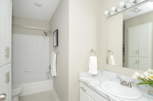 8539 Maplebrook Parkway N, Minneapolis, MN 55445