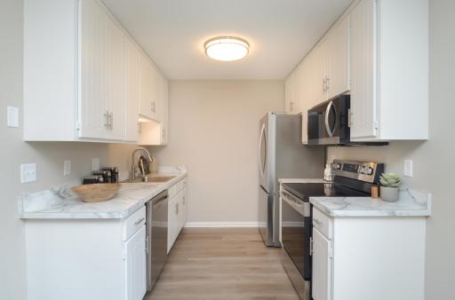 8539 Maplebrook Parkway N, Minneapolis, MN 55445