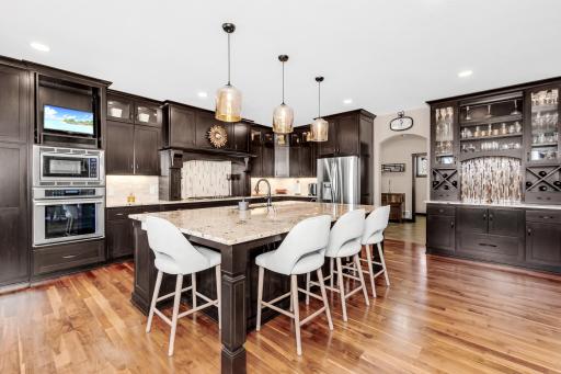 21397 Crimson Court, Lakeville, MN 55044