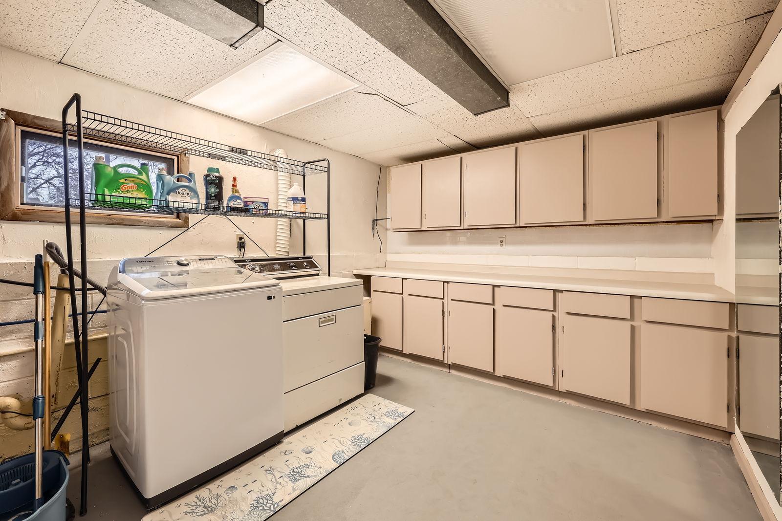 Laundry room with lots of storage